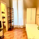 Rent 4 bedroom apartment of 130 m² in Roma