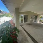 Rent 5 bedroom house in Pelican Waters