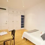 Rent a room of 80 m² in madrid