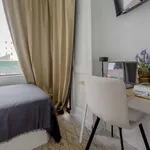 Rent a room of 190 m² in madrid