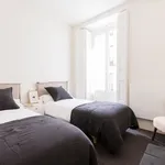 Rent 3 bedroom apartment of 202 m² in Madrid