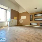 Affitto 2 camera appartamento di 55 m² in Naples