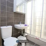 Rent 2 bedroom apartment in West Midlands