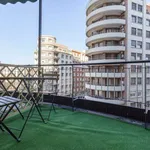 Rent a room of 230 m² in valencia