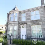 Rent 2 bedroom flat in Aberdeen