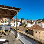 Rent 2 bedroom apartment of 180 m² in Granada