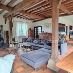 Maison de 208 m² avec 6 chambre(s) en location à Boissey-le-Châtel