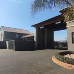 Rent 2 bedroom apartment of 79 m² in Benoni