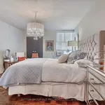 Appartement de 990 m² avec 5 chambre(s) en location à Toronto