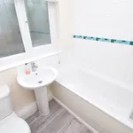 Rent 2 bedroom flat in Wakefield