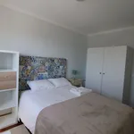 Rent a room of 80 m² in Lisbon