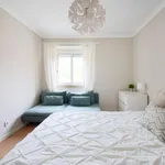 Rent 4 bedroom apartment in Lisbon