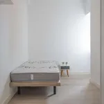 Rent a room of 65 m² in madrid