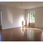 Appartement de 197 m² avec 5 chambre(s) en location à Saint-Loubès