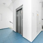 Pronajměte si 3 ložnic/e byt o rozloze 85 m² v Prague