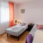 Rent 5 bedroom apartment in Porto