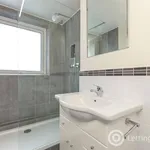 Rent 3 bedroom apartment in Edinburgh