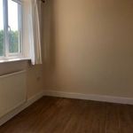 Rent 3 bedroom flat in East Midlands