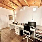 Rent 4 bedroom apartment of 210 m² in alicante