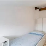 Rent 4 bedroom apartment in Milan