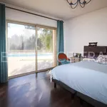 Maison de 300 m² avec 8 chambre(s) en location à Mougins