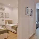 Rent 4 bedroom apartment of 65 m² in Barcelona