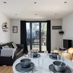 Rent 2 bedroom flat of 797 m² in London