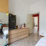 Rent a room of 100 m² in milan