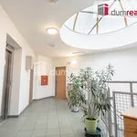 Pronajměte si 2 ložnic/e byt o rozloze 62 m² v Prague