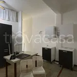 Affitto 5 camera appartamento di 102 m² in Napoli