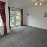 Rent 2 bedroom flat in Renfrewshire