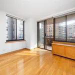 Rent 2 bedroom house of 111 m² in Manhattan