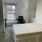 Rent 8 bedroom house in Swansea