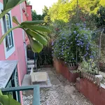 Rent a room of 120 m² in Oeiras