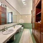 Rent 4 bedroom house of 300 m² in Napoli