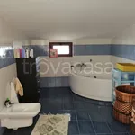 Affitto 6 camera casa di 330 m² in Sannicandro di Bari