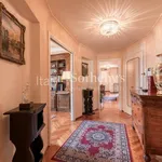 Rent 5 bedroom apartment of 170 m² in Verona