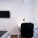 Rent 4 bedroom apartment in Madrid