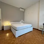 Rent 2 bedroom apartment of 80 m² in Milano