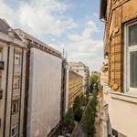 Rent 3 bedroom apartment of 108 m² in Budapest