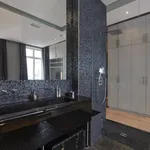 Appartement de 124 m² avec 2 chambre(s) en location à Paris