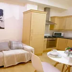 Rent 3 bedroom flat of 18 m² in London