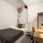 Rent a room of 102 m² in barcelona