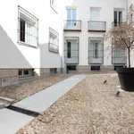 Rent 3 bedroom apartment of 110 m² in Madrid