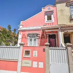 Rent 7 bedroom house of 195 m² in Amadora