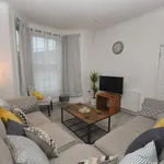 Rent 3 bedroom flat of 1001 m² in London