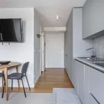 Rent 1 bedroom apartment of 55 m² in lisbon