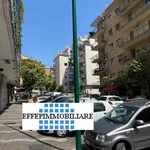 Affitto 3 camera appartamento di 85 m² in Naples