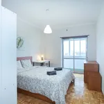 Rent 4 bedroom apartment in Lisbon