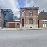 Huur 2 slaapkamer huis van 650 m² in Chenestre